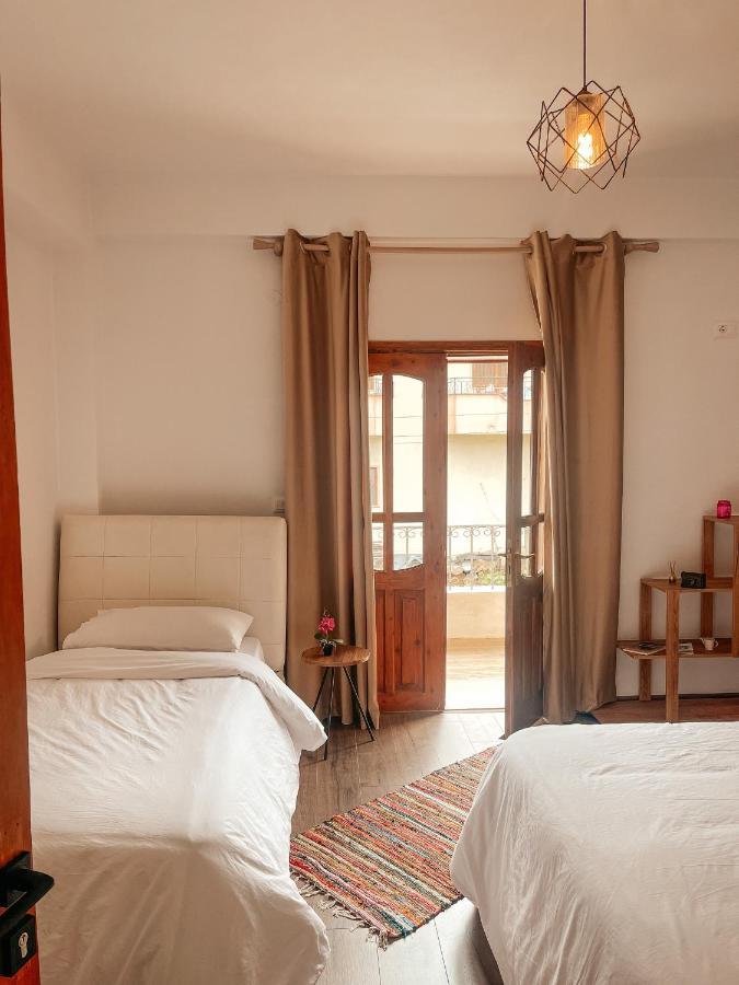 Guesthouse "Shtepia Ime" Përmet Exteriör bild