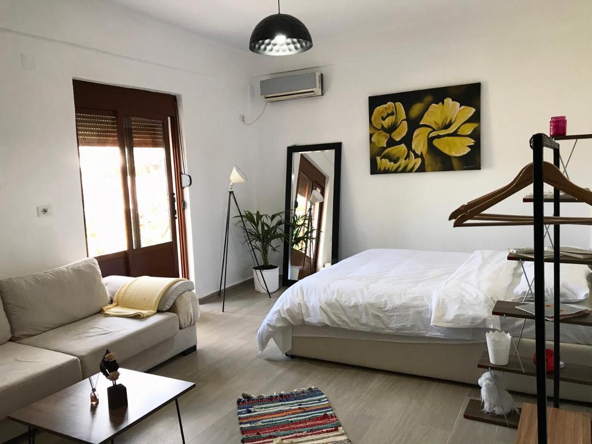 Guesthouse "Shtepia Ime" Përmet Exteriör bild