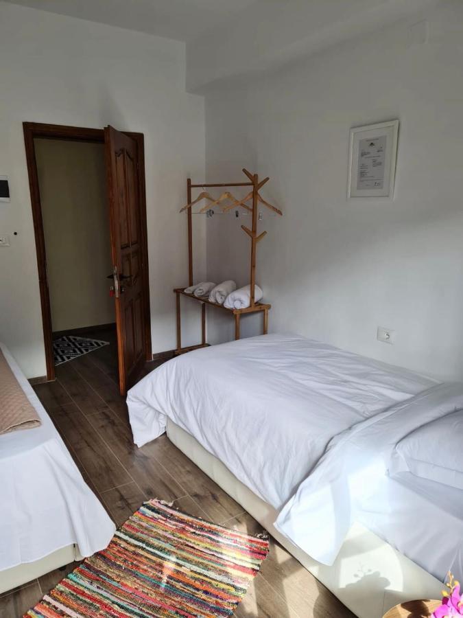 Guesthouse "Shtepia Ime" Përmet Exteriör bild