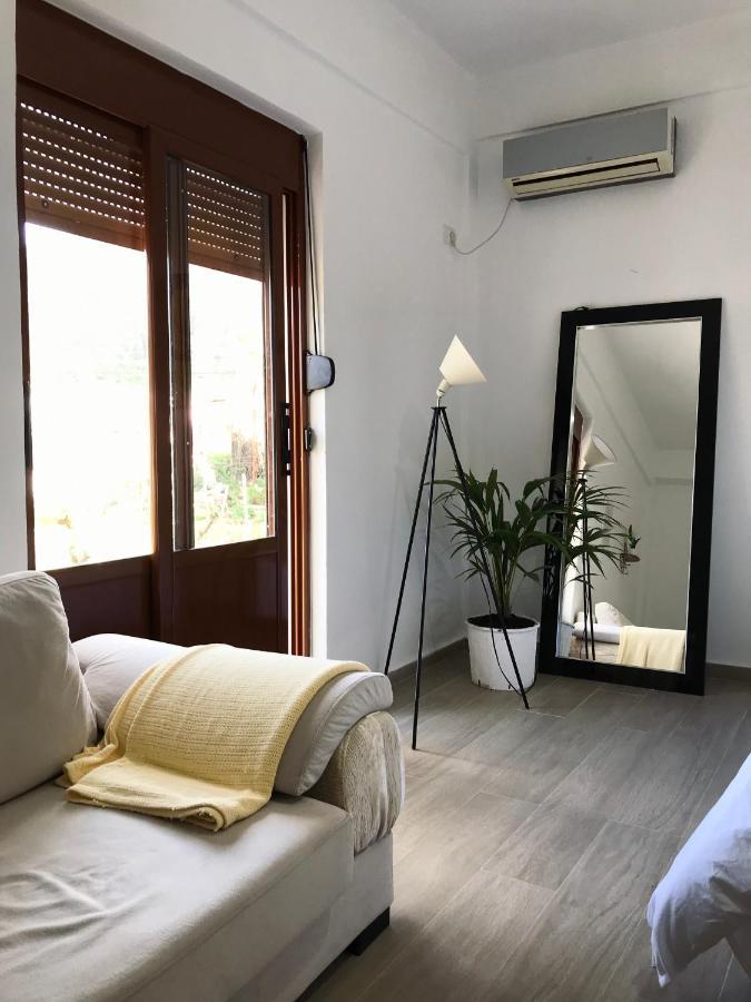 Guesthouse "Shtepia Ime" Përmet Exteriör bild