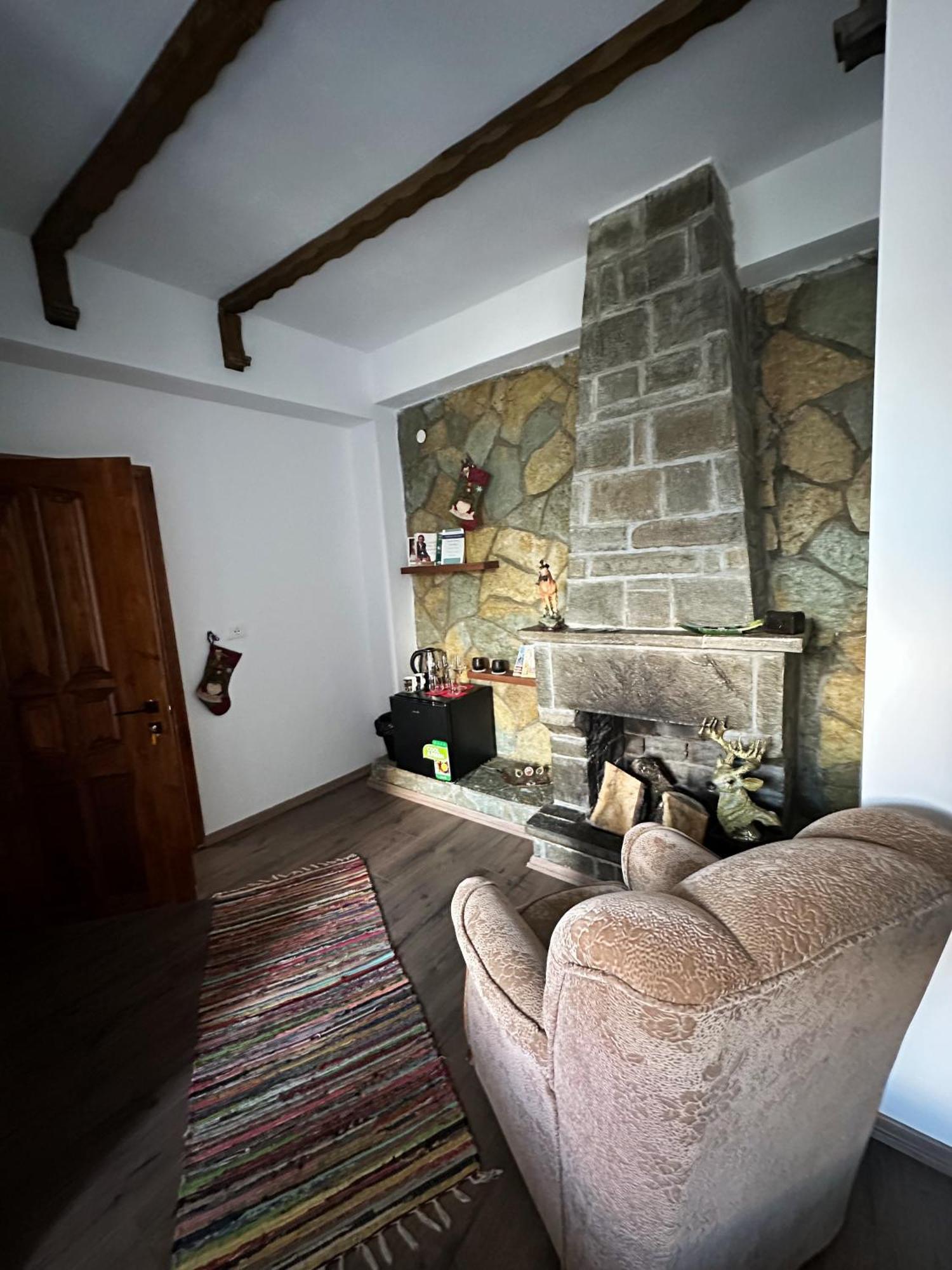 Guesthouse "Shtepia Ime" Përmet Exteriör bild