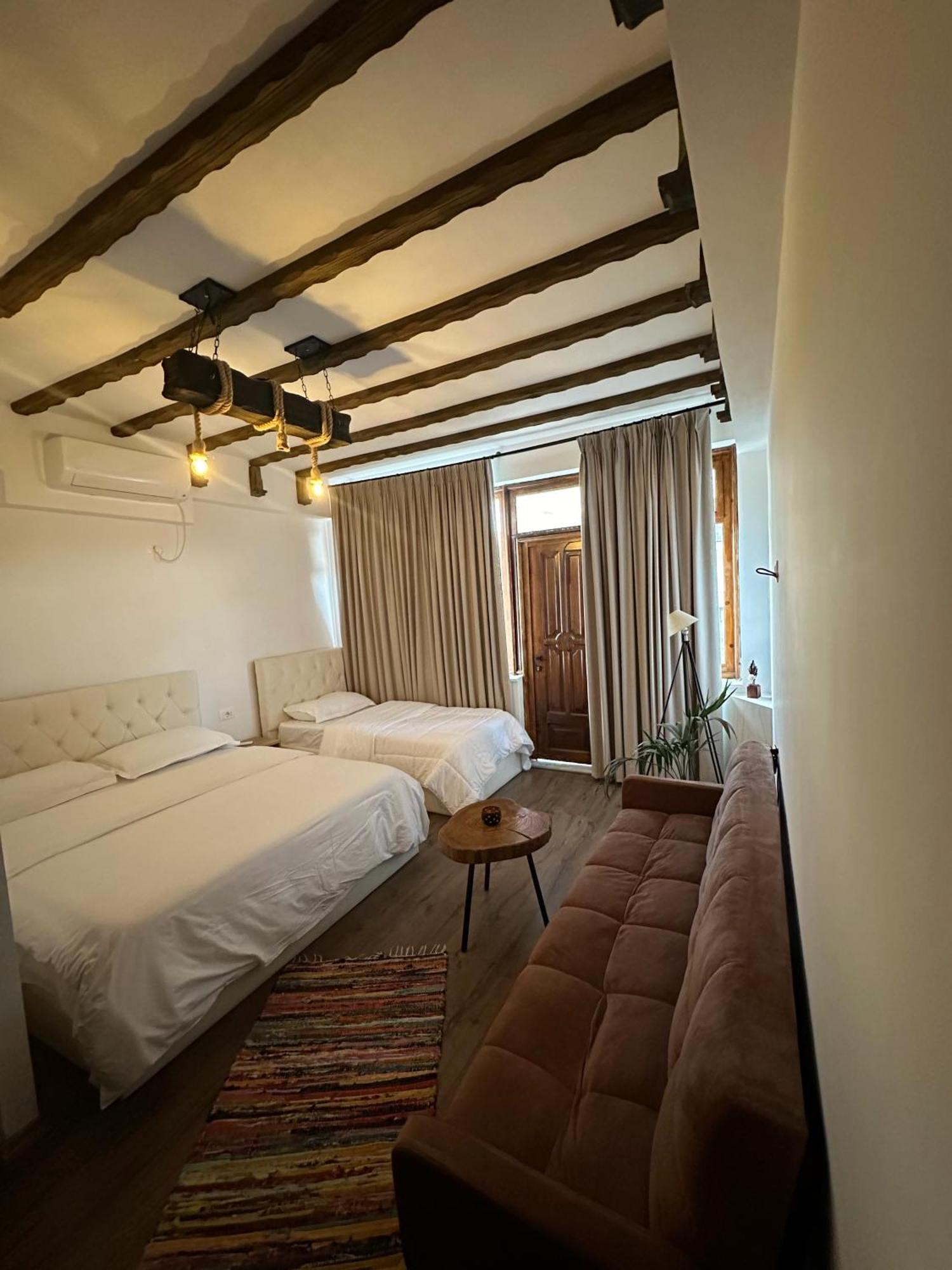 Guesthouse "Shtepia Ime" Përmet Exteriör bild