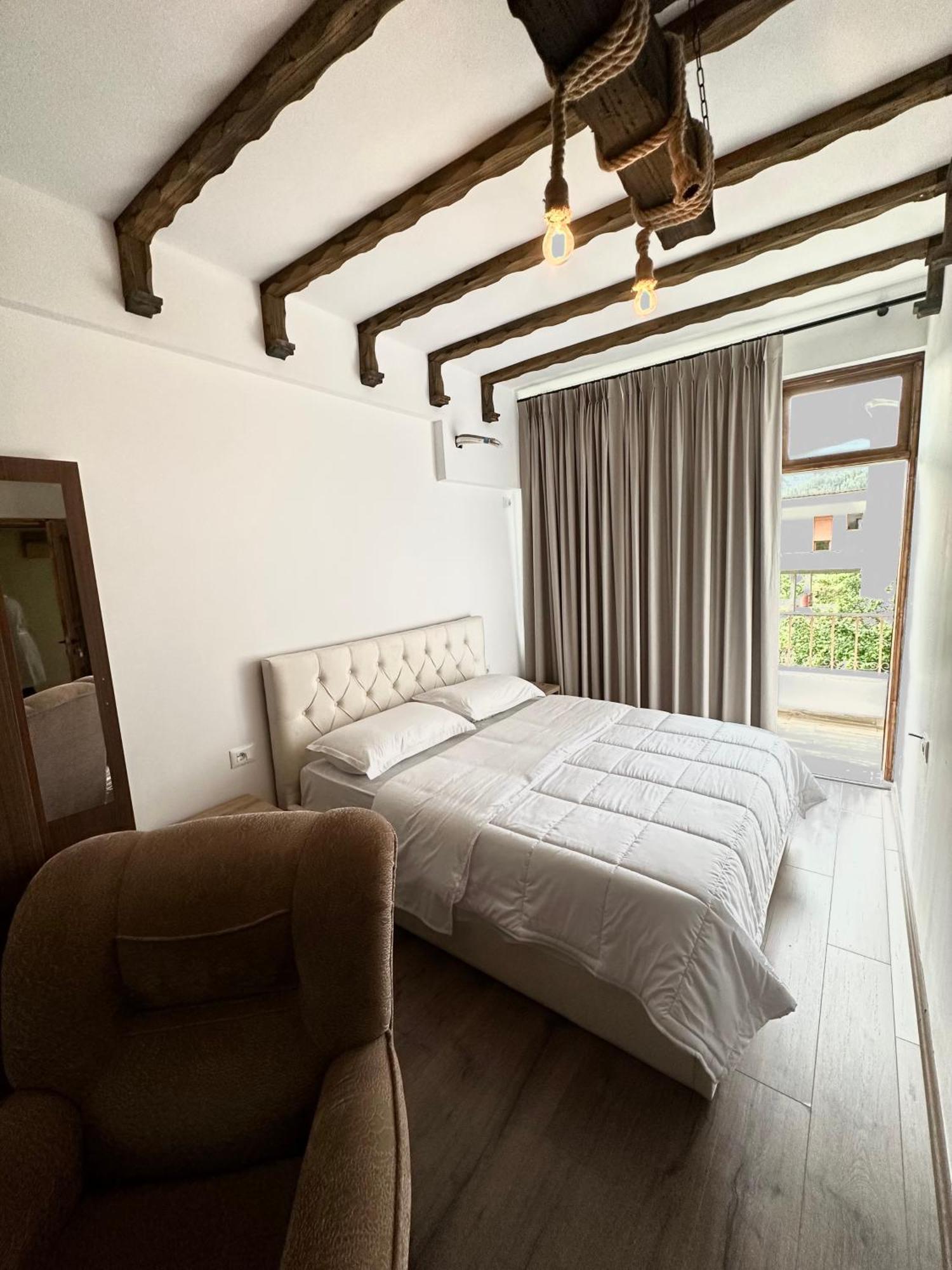 Guesthouse "Shtepia Ime" Përmet Exteriör bild